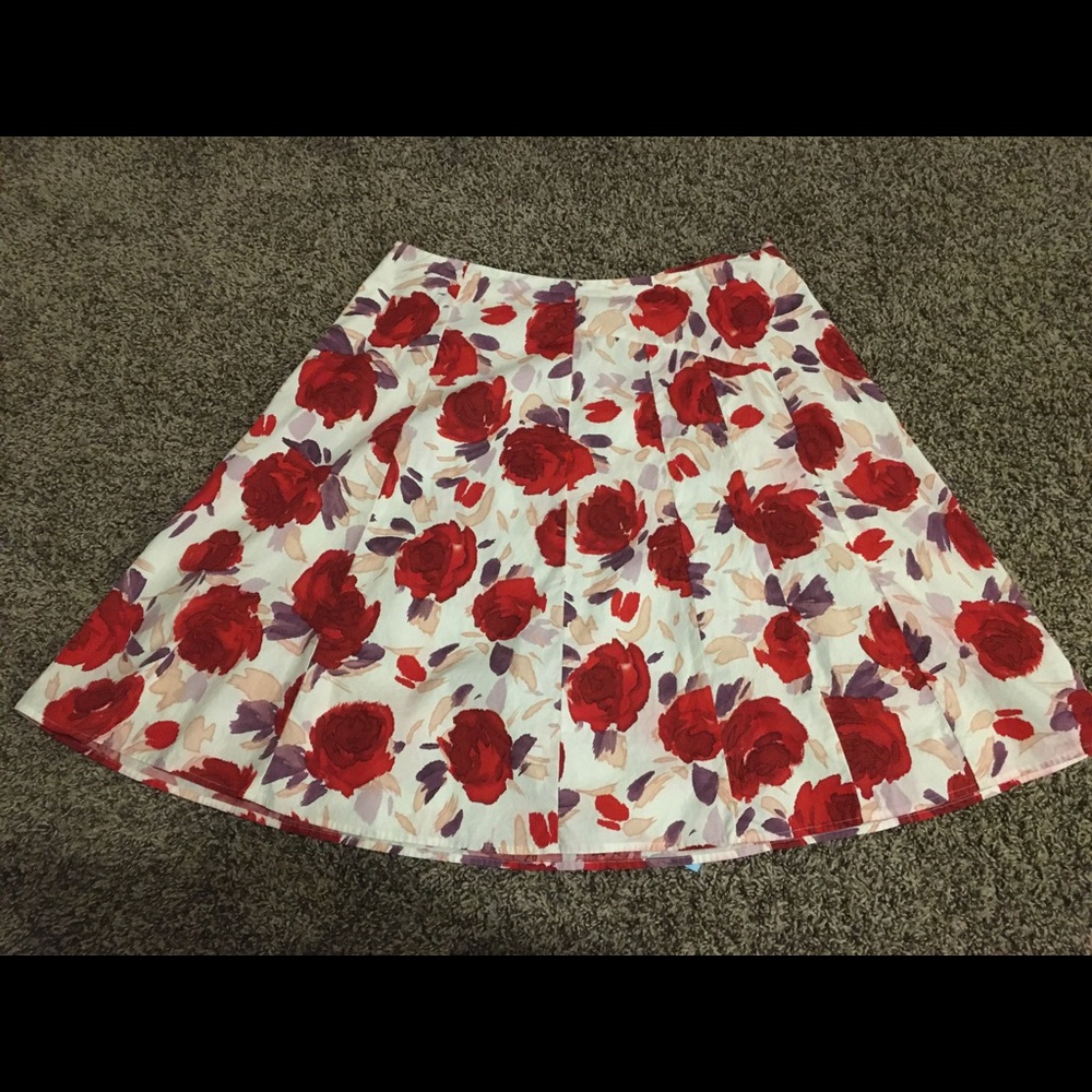 Apt. 9 Stretch Rose Floral Skirr